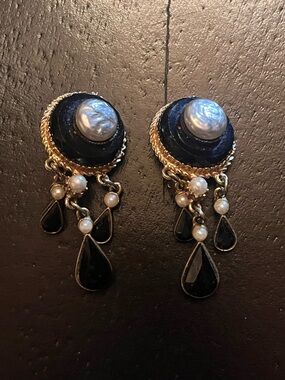 Vintage Clip Black Teardrop Pearl Dangle Earrings